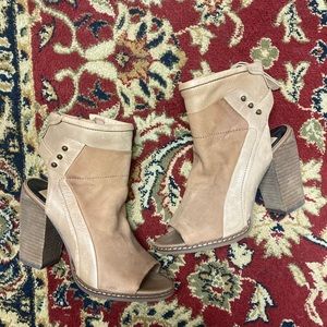 Dolce Vita cutout sandals